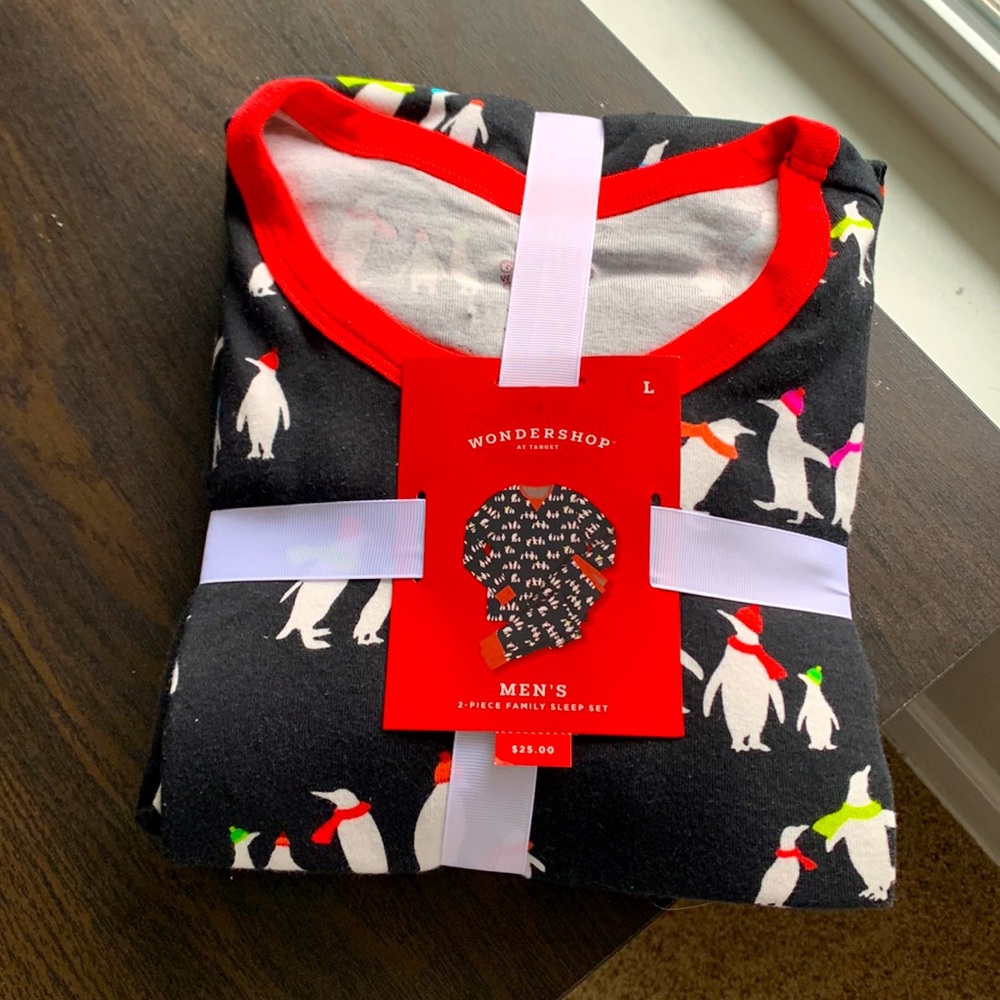 Men’s size L Wondershop 2-piece sleep set with penguin pattern. NWT.